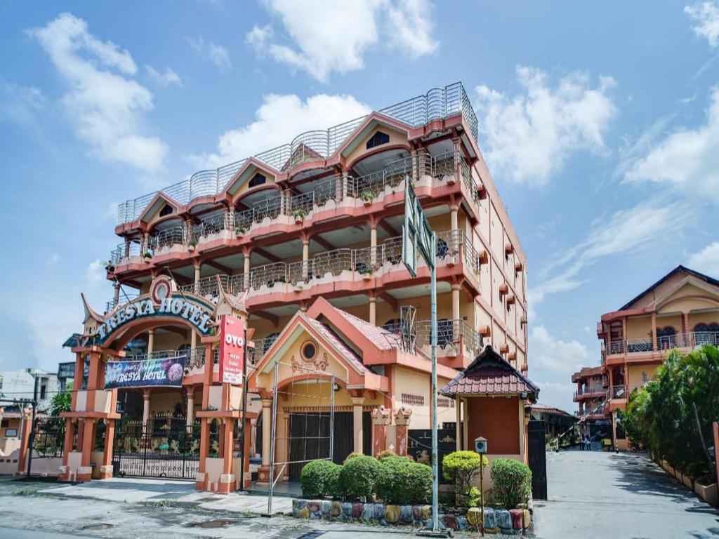 Oyo 1140 Hotel Tresya Tanjung Balai Tanjungbalai Exterior foto